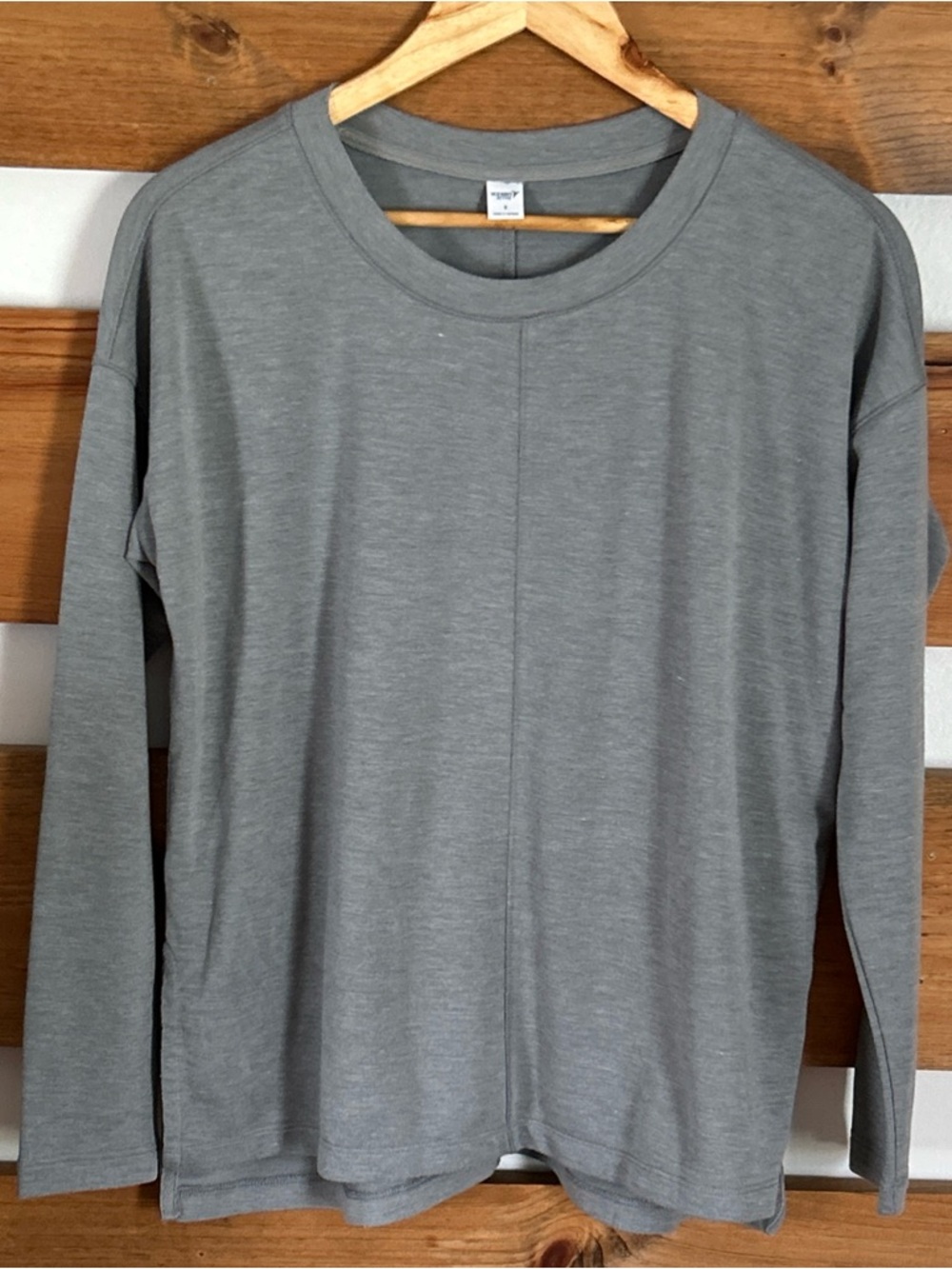 Old Navy Active Solid Gray Lightweight Long Sleeve Activewear Women's Size Small
